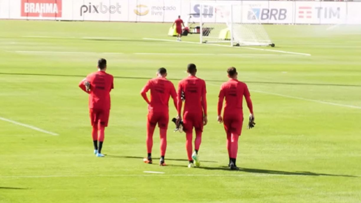 ABRIU O JOGO! GOLEIRO DO FLAMENGO EXPLICA PEDIDO FEITO POR TITE NO COMEÇO DA TEMPORADA